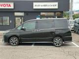 ヴォクシー 2.0 ZS 煌III 4WD 