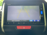 【バックカメラ】駐車時に後方がリアルタイム映像で確認できます。大型商業施設や立体駐車場での駐車時や、夜間のバック時に大活躍!運転スキルに関わらず、今や必須となった装備のひとつです!