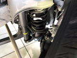 お車を安心してお乗りいただく為には、足回りの定期点検が欠かせません。サービスサポート(有償保証)では無料点検もご提供しており、安心のカーライフをお過ごしいただけるサポート体制が整っています。