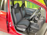 運転席シート廻りは使用感も少なく、良好な状態となっています。前オーナー様が丁寧に使っていたことがよくわかりますね。