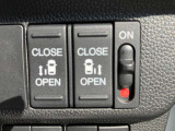 両側電動スライドドアを運転席からも操作することが可能です!