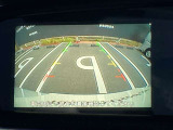 バックカメラはルームミラーに映るタイプです。