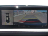 パノラミックビューモニター付きです。車両を上から見たような映像をディスプレイオーディオ画面に表示。運転席からの目視だけでは見にくい、車両周辺の状況をリアルタイムでしっかり確認できます。
