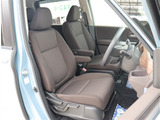 お車選びをお楽しみ頂けるよう、在庫車の展示スペースを十分に確保しております。