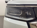 ★LEDヘッドライト★シャープな印象を与えるLEDヘッドライトを装備☆夜間走行時の視認性を高めるだけでなく、フロントフェイスに上質な存在感を演出します♪