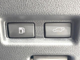 【パワーバックドア】スマートキーや運転席のボタンを押すだけでリアゲートが自動で開閉します!荷物を持っている時や、高い位置にあるバックドアを閉める際に便利な機能です♪