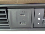 オーディオ連動USB・充電USB