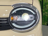 【LEDヘッドライト】悪天候や夜間走行時も良好な視界を確保し安心して運転できる高輝度LEDヘッドライトを装備!点灯速度が早く、消費電力も抑えられています。