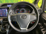 【純正革巻きステアリング】上質な革を使用することで、手にしっかり馴染みとても運転しやすいハンドルです♪