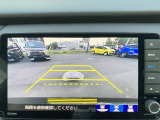 【バックカメラ(3モード)】視点を切り替えて後方を確認でき、駐車や車庫入れも安心です。