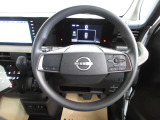 運転が楽しくなる明るく開放的な運転席まわりです。
