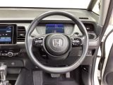 ステアリングスイッチでオーディオ各種操作が可能で、運転に集中できます。安心・安全・快適なドライブをお楽しみいただけます。