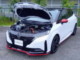 納車以降、お車のメンテナンスは自宅近所の日産サービス拠点にて承ります。専門の教育を受けたサービスフロント&メカニックが無料1ヶ月点検から法定/車検整備、万一の故障・不具合の修理まで全て担当いたします。