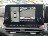 【アラウンドビューモニター】周囲を見渡せる映像で、スムースな駐車をサポートします