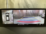 狭い場所での駐車やすれ違いなどでより的確な運転操作に役立つ360&deg;ビューモニターが装備されています。
