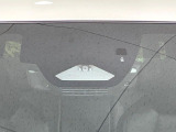 【トヨタセーフティセンス】走行中に前方の車両等を認識し、衝突しそうな時は警報とブレーキで衝突回避と被害軽減をアシスト。より安全にドライブをお楽しみいただけます。