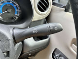 オートライト機能付きです♪またハイビームアシストで、先行車または対向車や周囲の明るさなどに応じ、自動的にハイビーム(上向き)とロービーム(下向き)を切り替えます♪