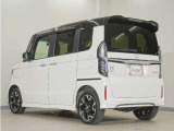 当社では、お客様に安心してお車をお選びいただくため、ご購入前に現車のご確認をお願いしております。