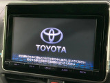 【大画面ナビ】人気の大型9インチナビを装備。存在感のある大画面はインパクト大!ナビ利用時のマップ表示は見やすく、テレビやDVDは臨場感がアップ!いつものドライブがグッと楽しくなります♪