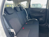 コンパクトカーですが、セカンドシートは十分な広さがあり快適にお乗りいただけます♪シートを倒して大きな荷物を積んだりと、用途の幅が広い1台です。