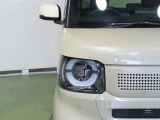 LEDヘッドライトは、点灯の瞬間から光量を発揮し、突然暗くなるトンネルなどでの安定感を高めます。