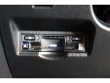 高速道路の利用時に便利なETC。料金所での停車や小銭を探す手間がなくなり快適です♪見た目もすっきりとしたビルトインタイプを装備しています。