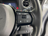 【HondaSENSING】クルーズコントロールの設定や車間距離設定、レーンキープなどステアリング部で操作が出来ます。