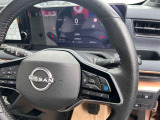 プロパイロット(同一車線運転支援)アクセル・ブレーキ・ステアリング操作をクルマがサポート。高速道路などで、ドライバーの負担を軽減します。