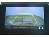 バックガイドモニターで、後方を確認しながら安心して駐車することができます。運転初心者も熟練者も必須の機能ですよ!