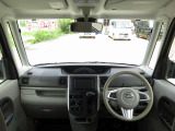 視界が広く開放感のある運転席まわりです!