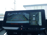 バックモニター(黄色いガイドラインのお陰で、駐車がしやすいです。真上から見下ろしたアングル付きです)