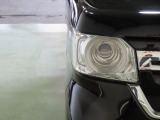 LEDヘッドライトは、点灯の瞬間から光量を発揮し、突然暗くなるトンネルなどでの安定感を高めます。