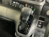 発進時から滑らかに加速する無段階変速のCVTはストップ&ゴーの多い街の中も快適です