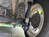 お車を安心してお乗りいただく為には、足回りの定期点検が欠かせません。サービスサポート(有償保証)では無料点検もご提供しており、安心のカーライフをお過ごしいただけるサポート体制が整っています。