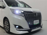 高輝度で点灯速度が速く、しかも消費電力の少ないLEDヘッドライトが装備されています!LEDの明るい光が走行中の視界の確保をサポートして、夜のドライブがより楽しく安全に運転できます♪