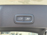 【パワーバックドア】スマートキーや運転席のボタンを押すだけでリアゲートが自動で開閉します!荷物を持っている時や、高い位置にあるバックドアを閉める際に便利な機能です。