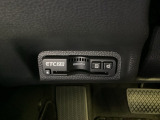 ハンドルの左下にETC2.0がついています。高速道路の料金所の通過も楽々です。カードの取り出しもしやすい場所についています。