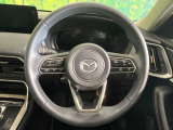インテリアに合わせたデザインのステアリングは、運転される方のことも考え、運転しやすい形状、大きさです。是非一度、実際に触ってお確かめください。
