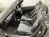 こちらはオープンカーになります。