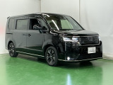 新しいハイブリッドシステムe:HEVは市街地走行では電気自動車に近いハイブリッドシステムでモーターが主役で走行します。充電の為にエンジンが始動しても優れた遮音性能で車内はとても静かで快適です