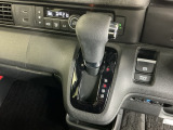 発進時から滑らかに加速する無段階変速のCVTはストップ&ゴーの多い街の中も快適です