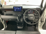 【前方視界】開放的な前方視界!運転がしやすく疲れにくいです♪窓が大きく、見通しがとっても良いおクルマですよ♪