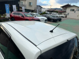 中古車という商品の特性ルーフには子キズや塗装しみ細かな凹み等があります