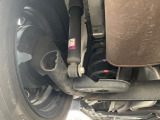 お車を安心してお乗りいただく為には、足回りの定期点検が欠かせません。サービスサポート(有償保証)では無料点検もご提供しており、安心のカーライフをお過ごしいただけるサポート体制が整っています。