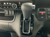 オートマチックシフトレバーは、手になじみ操作しやすい形状で安全運転にもつながります♪