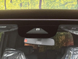 【ホンダセンシング】走行中に前方の車両等を認識し、衝突しそうな時は警報とブレーキで衝突回避と被害軽減をアシスト。より安全にドライブをお楽しみいただけます。