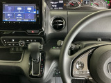 ホンダ純正メモリーナビ搭載なので、遠方へのドライブもお任せ下さい!ステアリング左手側にオーディオ関連のコントロールスイッチを配置しています。操作時は視線を逸らすことなく運転に集中できます
