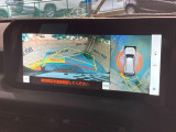 【パノラミックビューモニター】専用のカメラにより、上から見下ろしたような視点で360度クルマの周囲を確認することができます☆死角部分も確認しやすく、狭い場所での切り返しや駐車もスムーズに行えます。