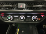 フロント両席にはシートヒーターが付いています!寒い日に便利な装備ですね。