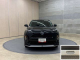 お車購入のポイントとなるフロントマスクです!シャープな目つきが印象的なデザインのヘッドランプです。